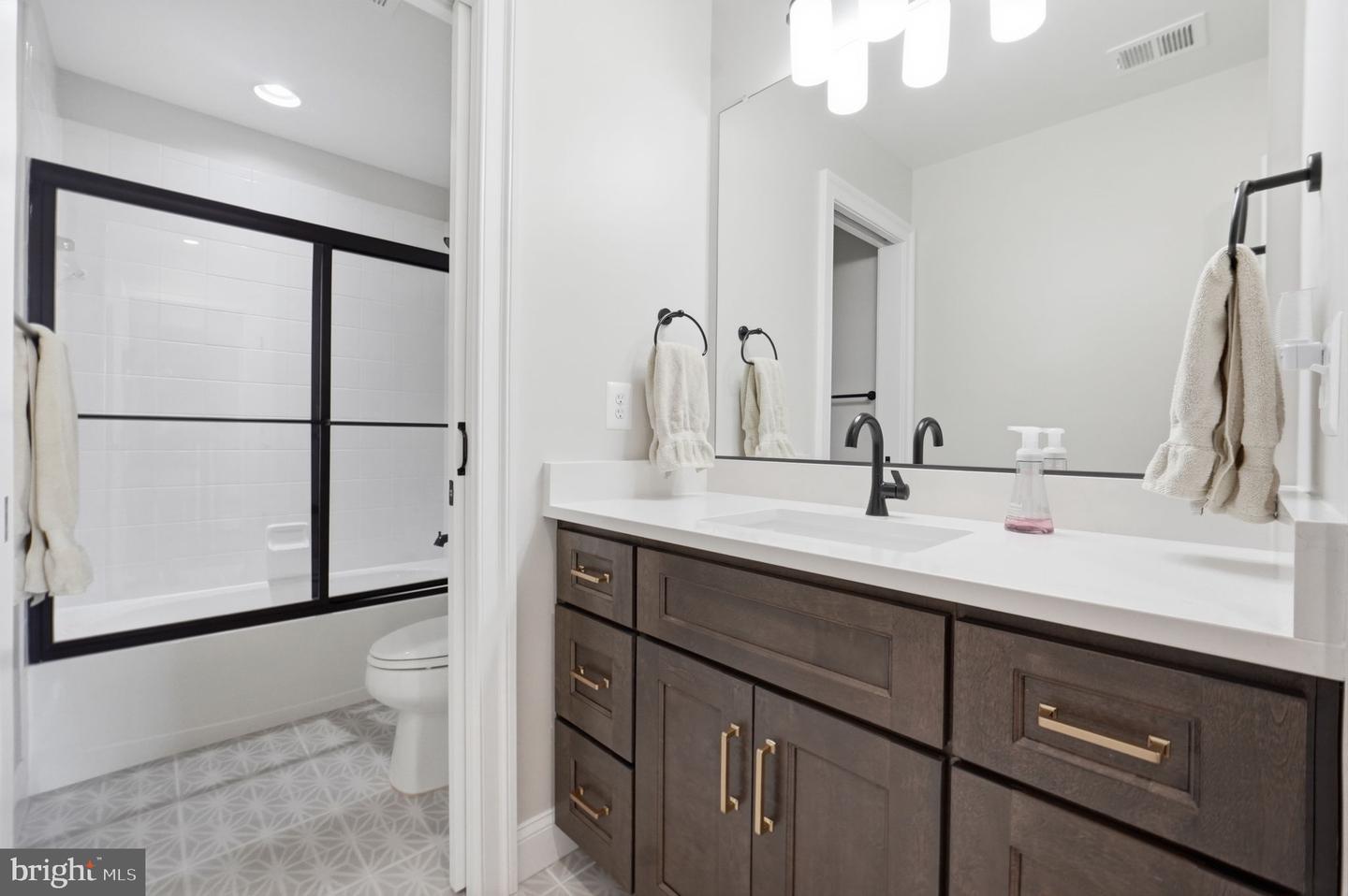 4863 Point Property Photo 38