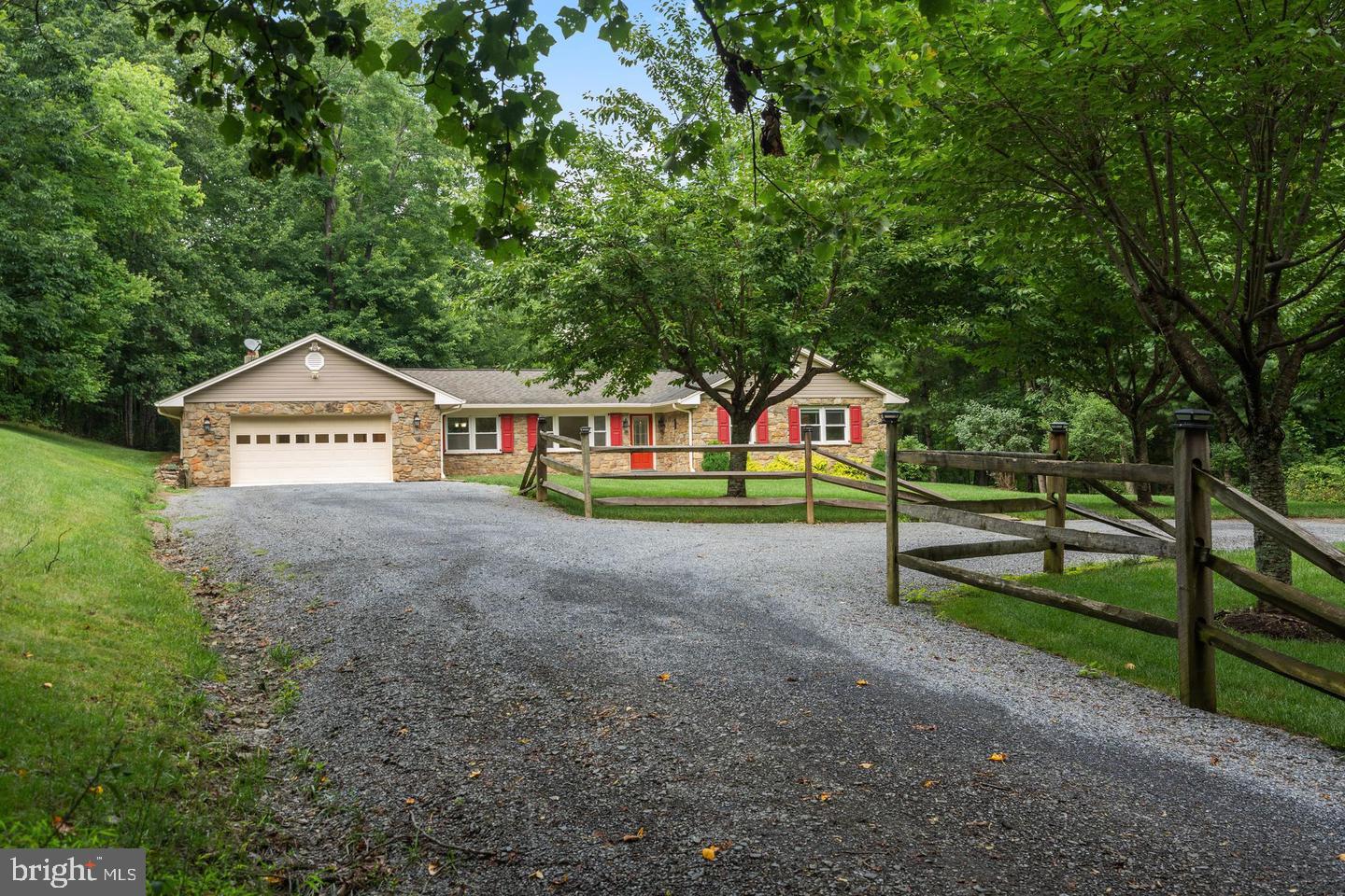 9808 Timber Hts Property Photo 3