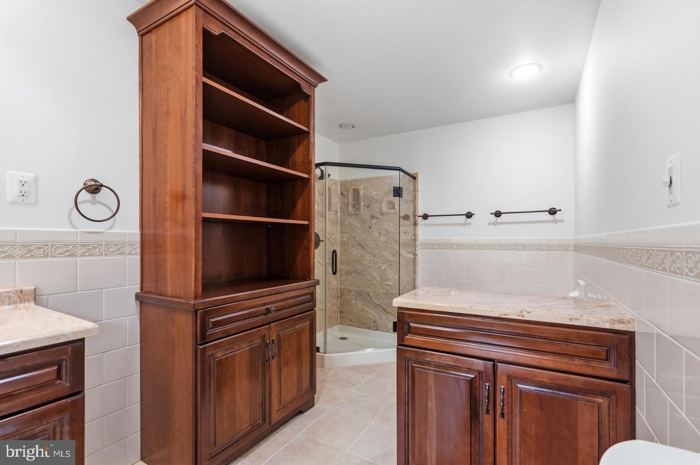 9808 Timber Hts Property Photo 28
