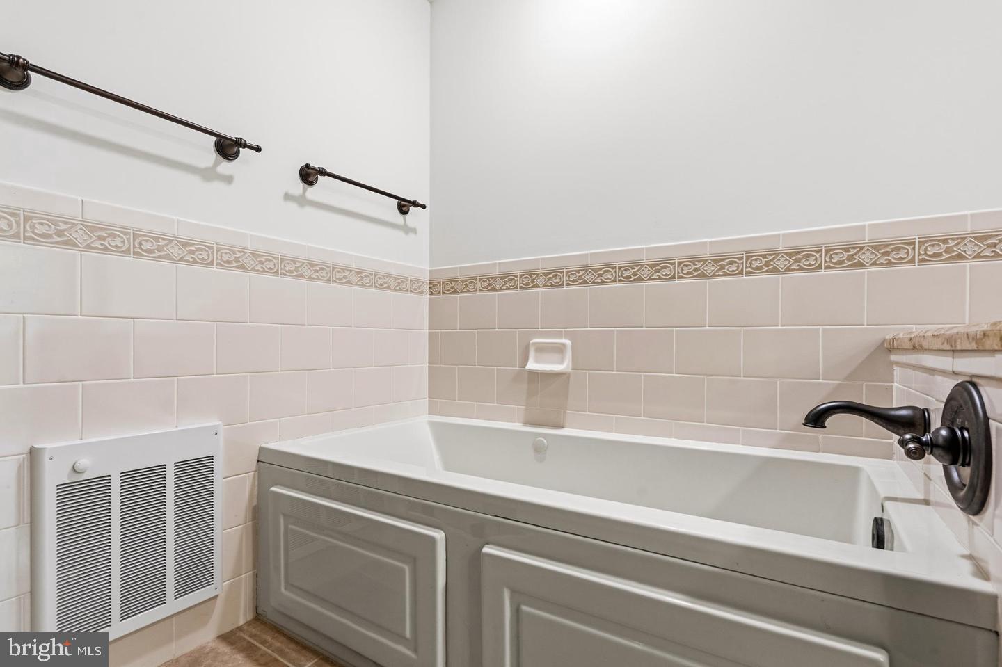 9808 Timber Hts Property Photo 30