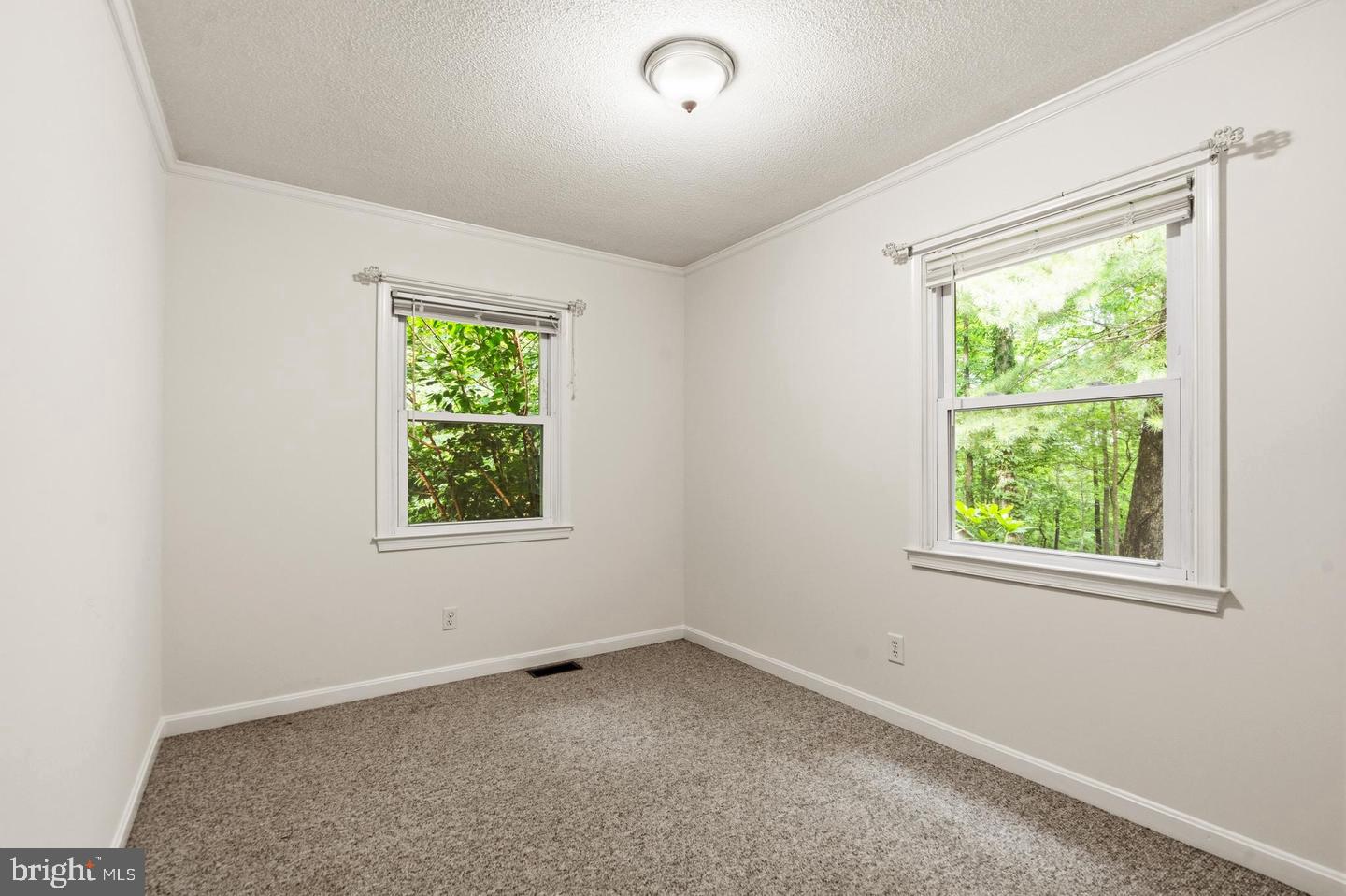 9808 Timber Hts Property Photo 32