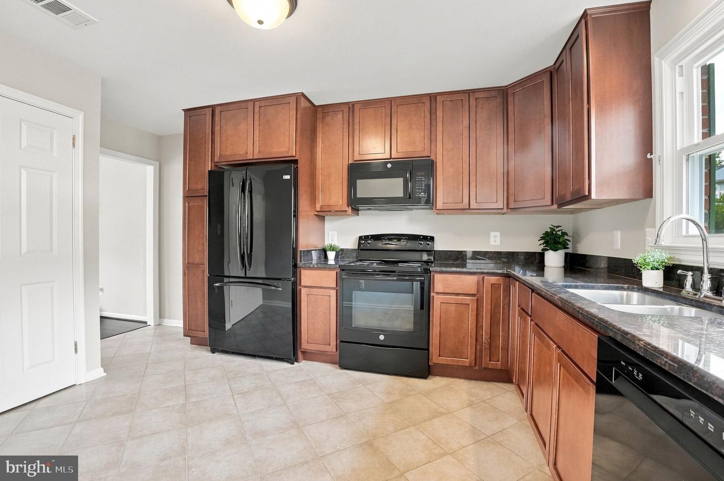 452 Denning Ct Property Photo 7