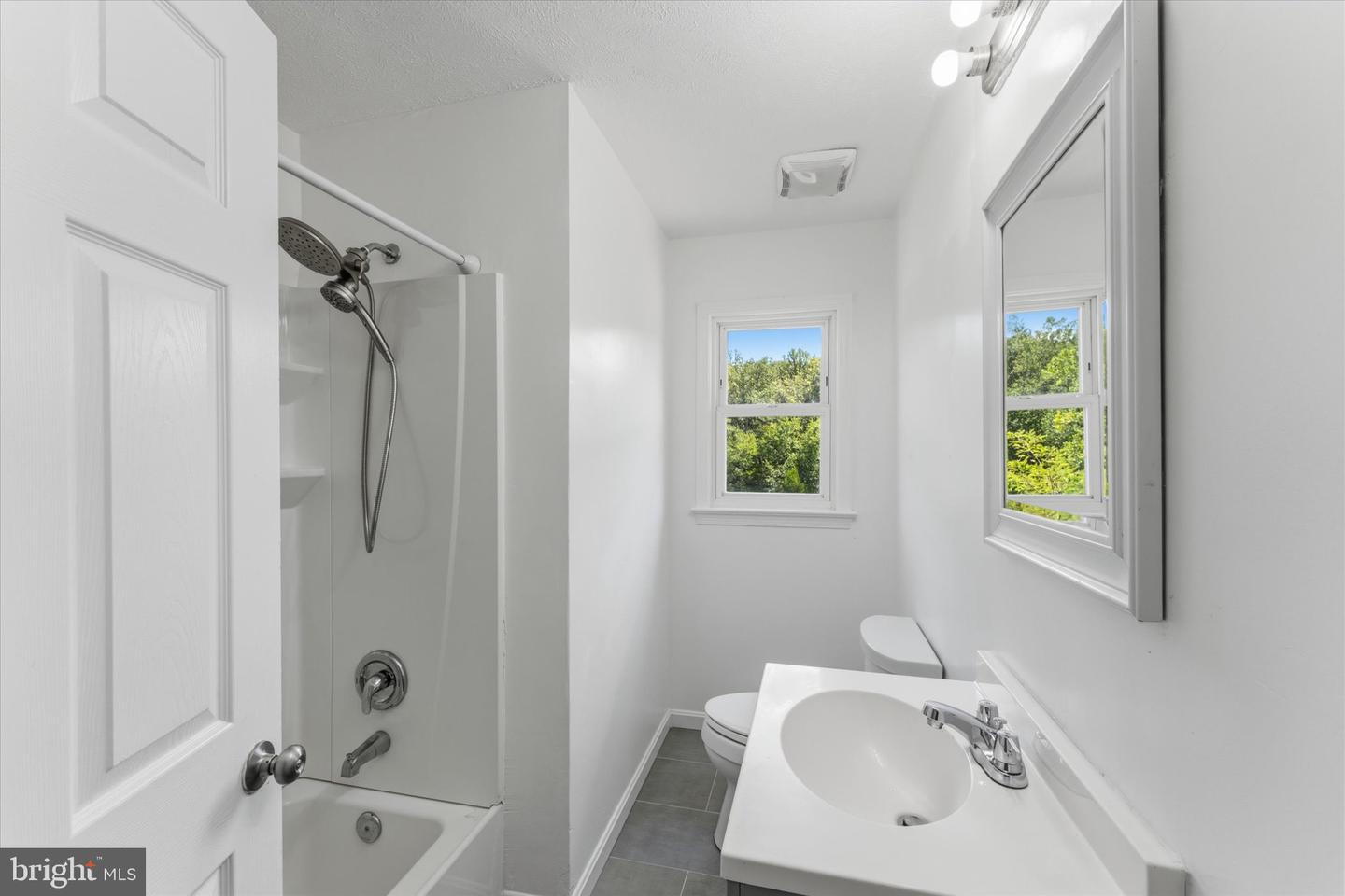 9359 Paradise Rd Property Photo 10