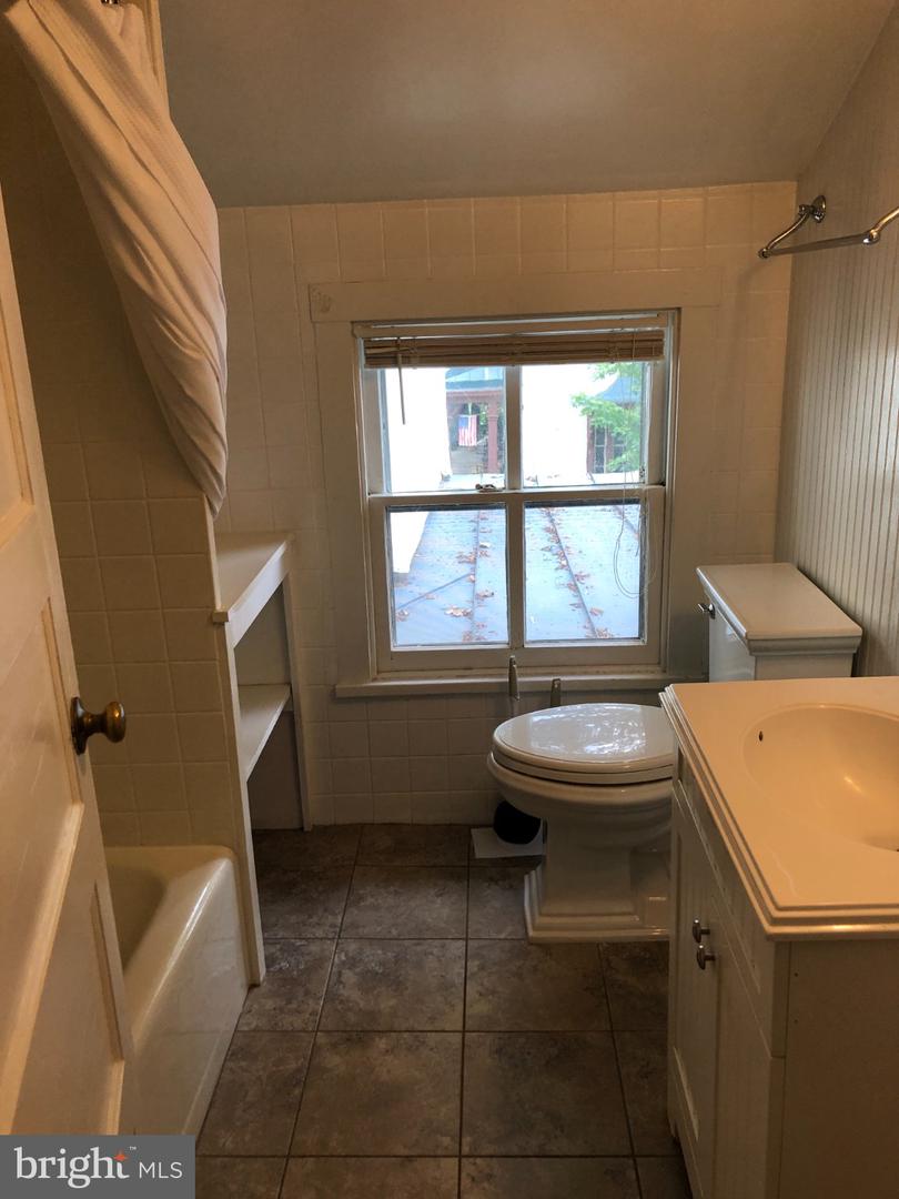 185 Main St Property Photo 5