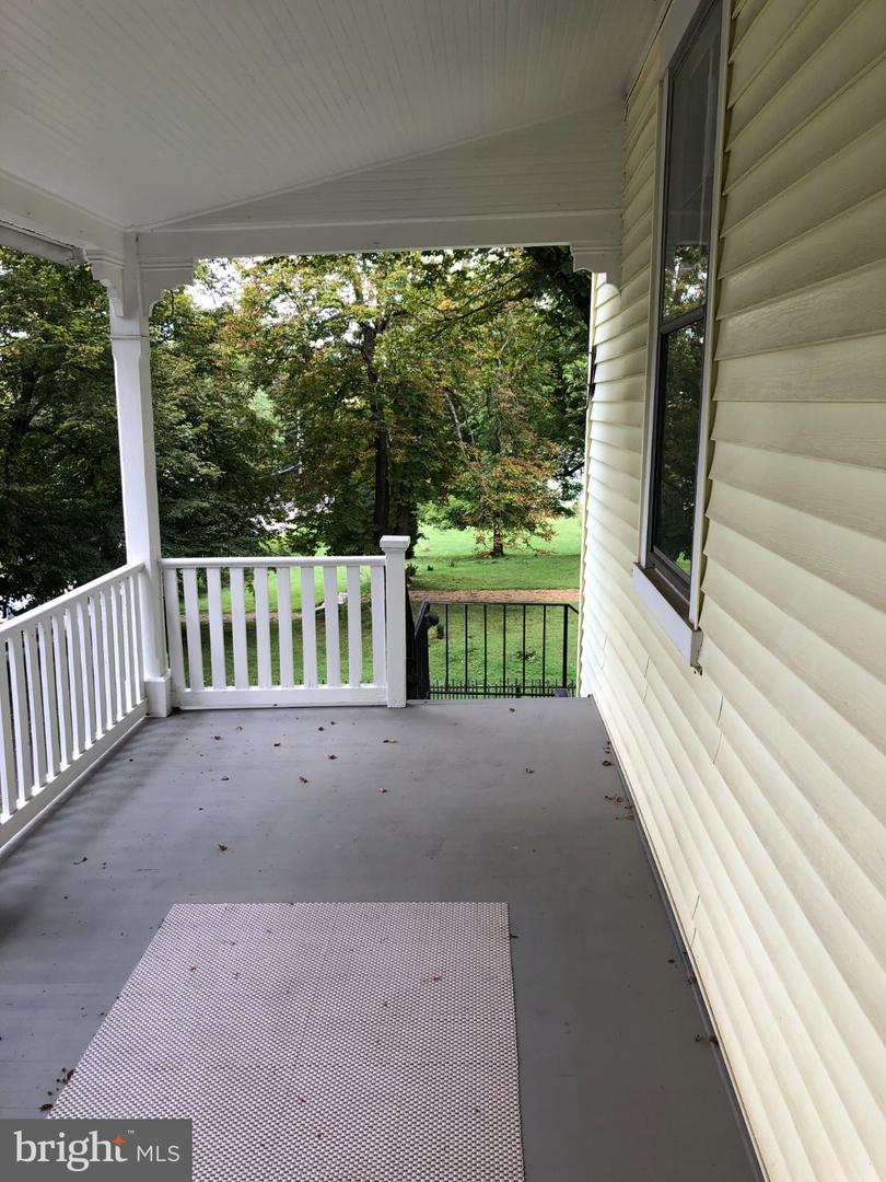 185 Main St Property Photo 26
