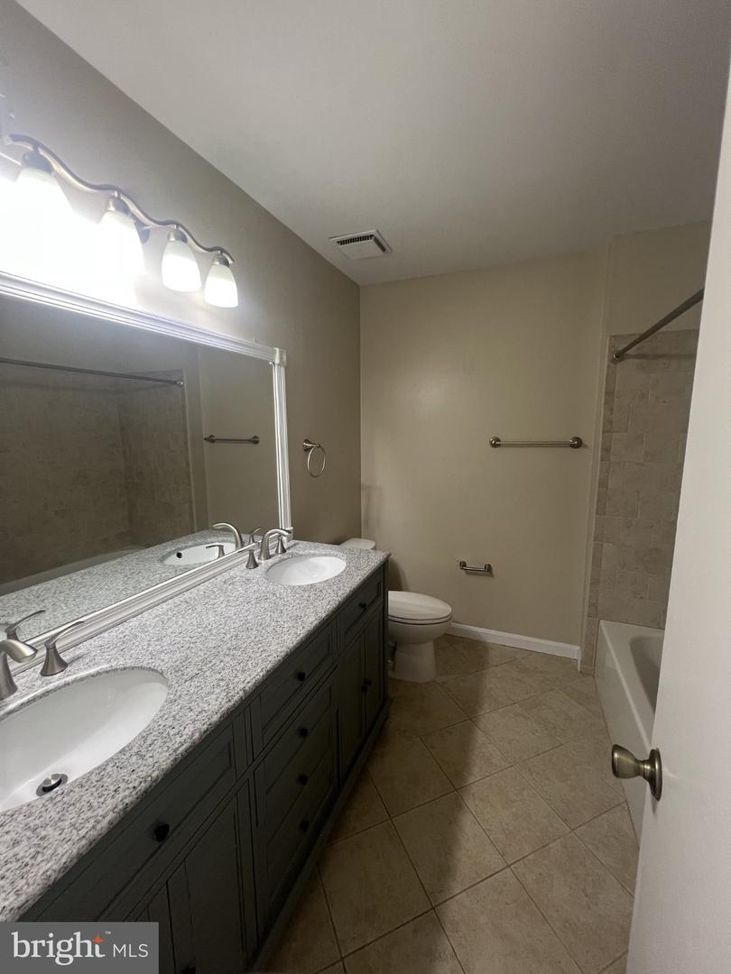 161-b Fairfield Dr Property Photo 5