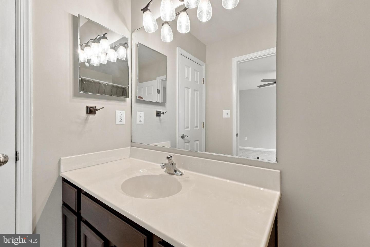 6145 Newton Ln Property Photo 25