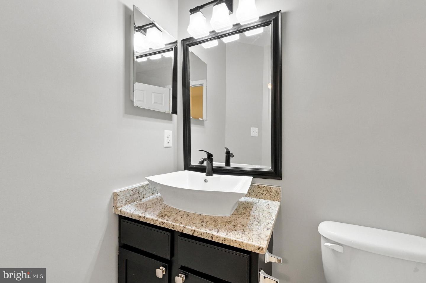 6145 Newton Ln Property Photo 28