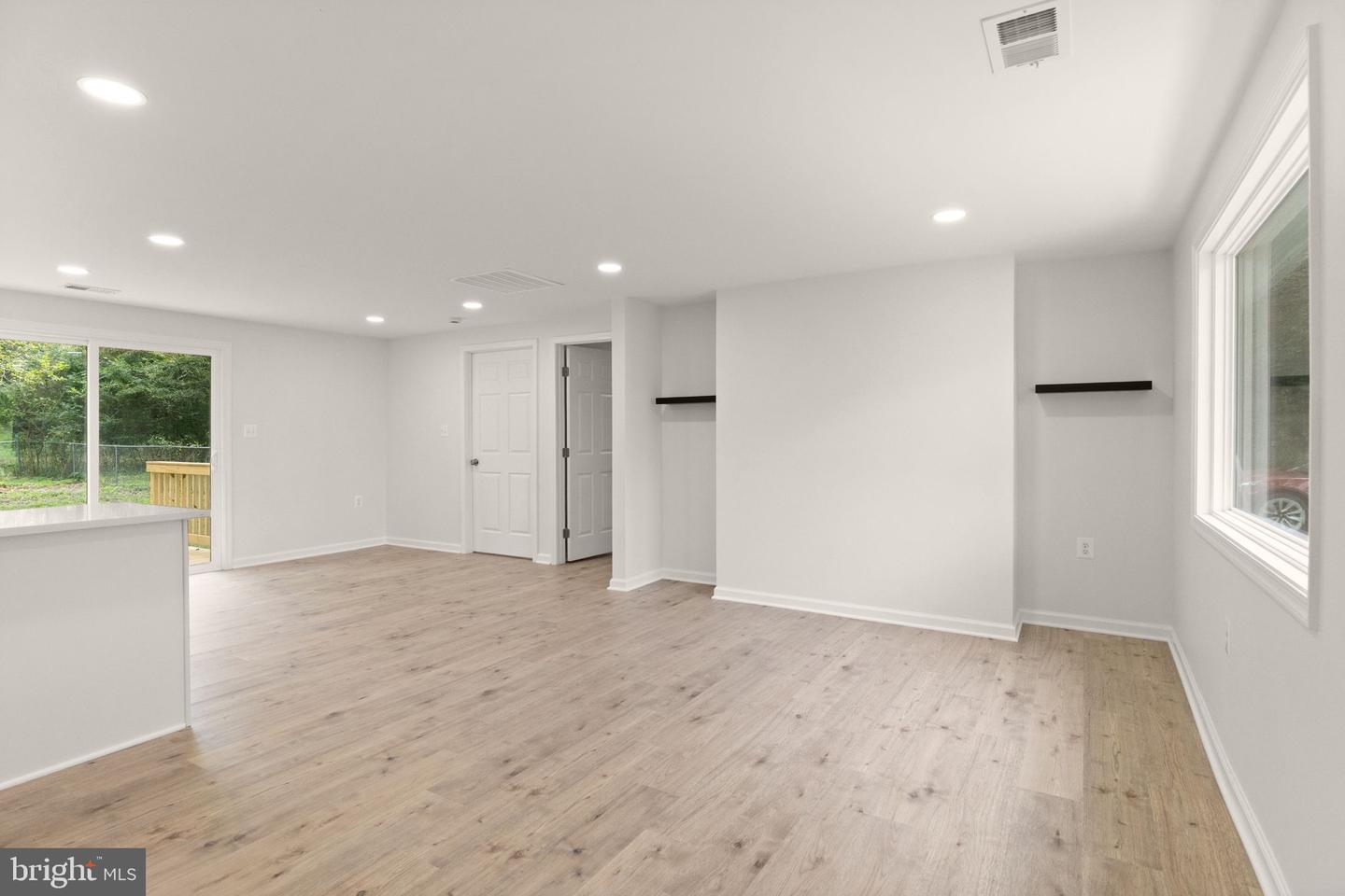 6343 Liberty Rd Property Photo 7