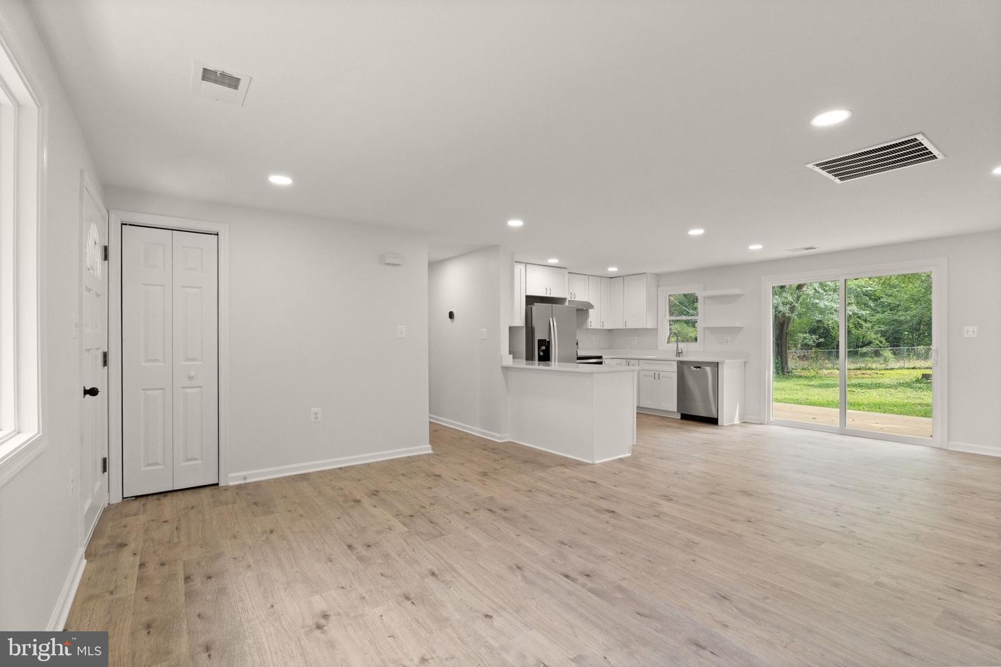 6343 Liberty Rd Property Photo 8