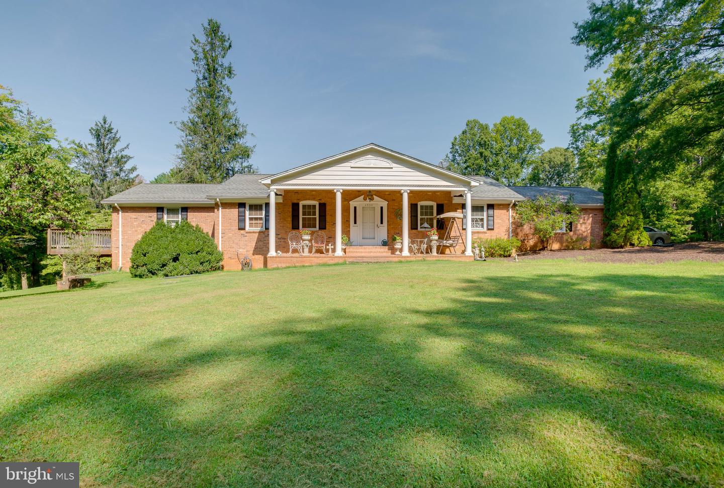 4528 Anns Ln Property Photo 1