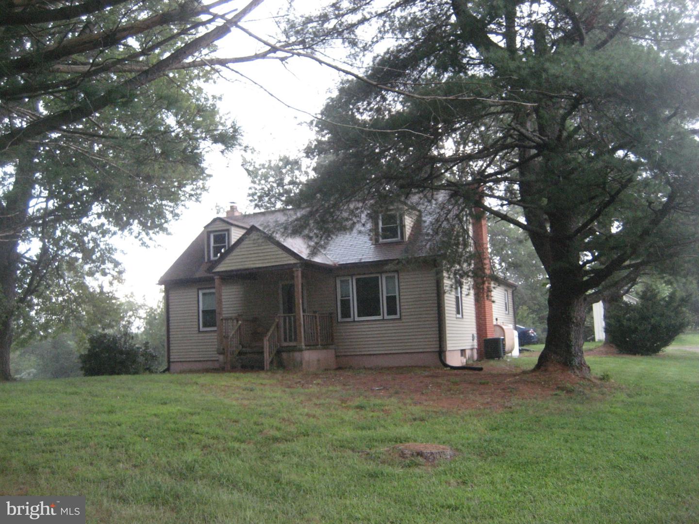 11515 Hume Rd Property Photo 1