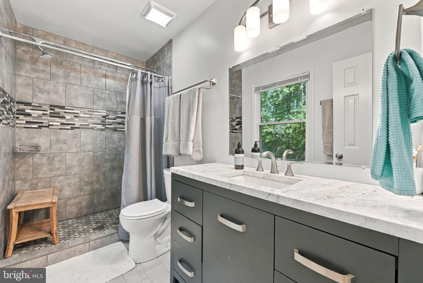 5483 Beach Rd Property Photo 28