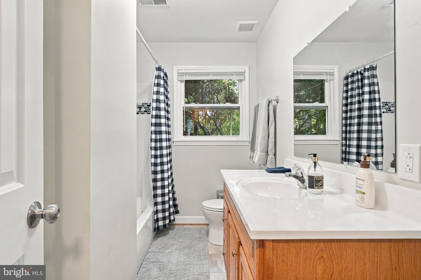 5483 Beach Rd Property Photo 49