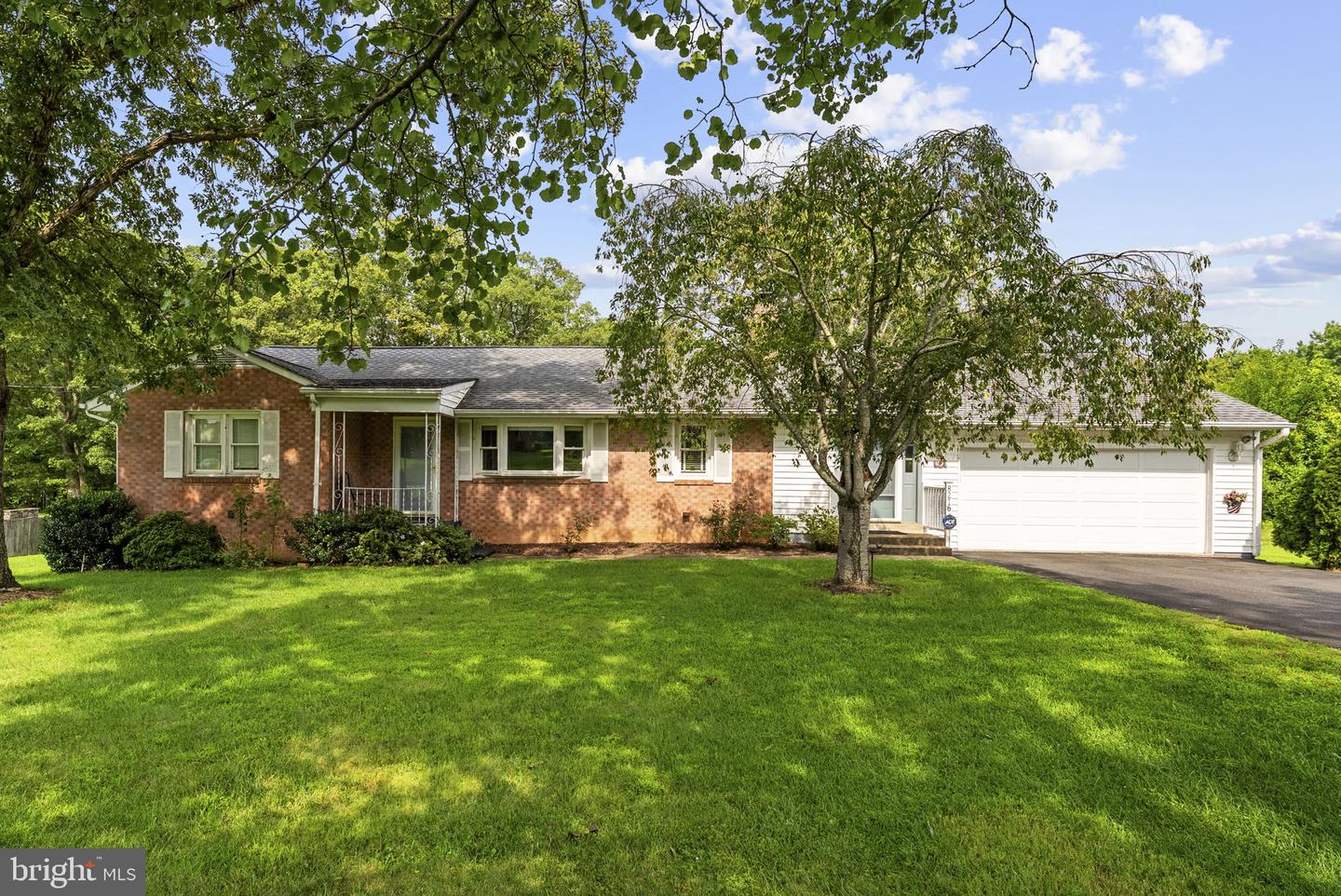 8216 Greenwich Rd Property Photo 1
