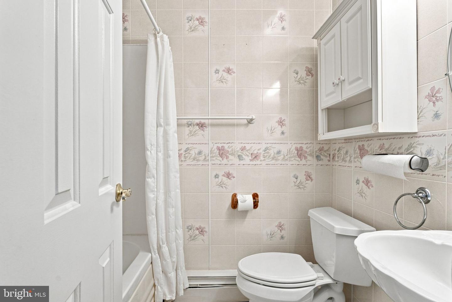 8216 Greenwich Rd Property Photo 15