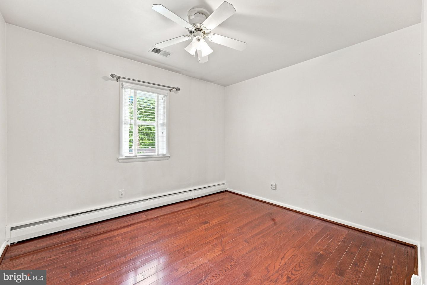 8216 Greenwich Rd Property Photo 17