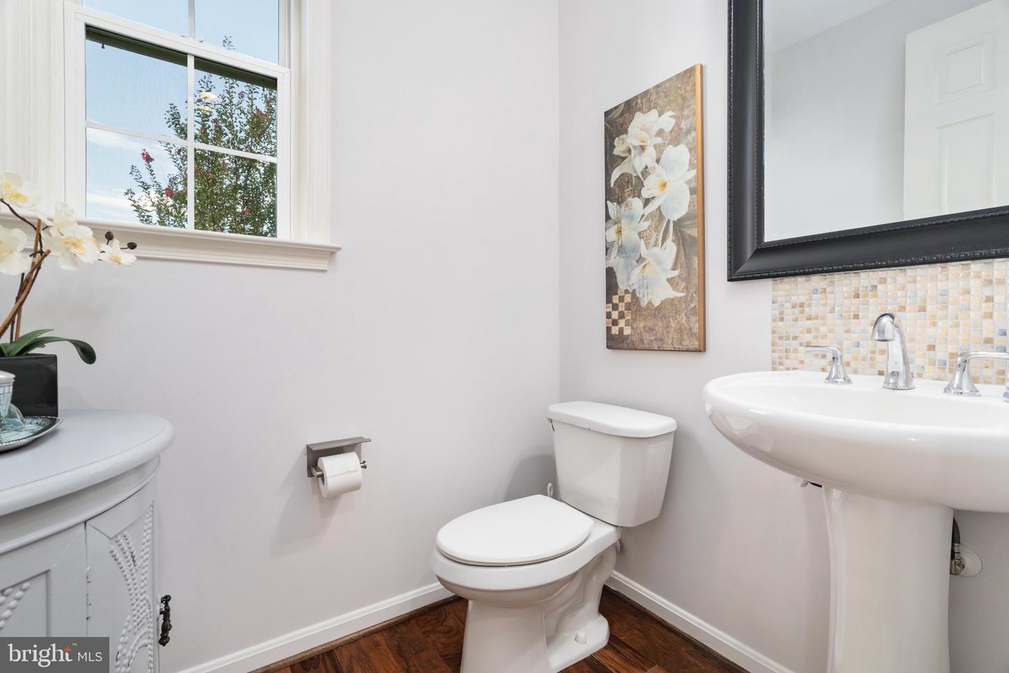 8091 Side Hill Dr Property Photo 21