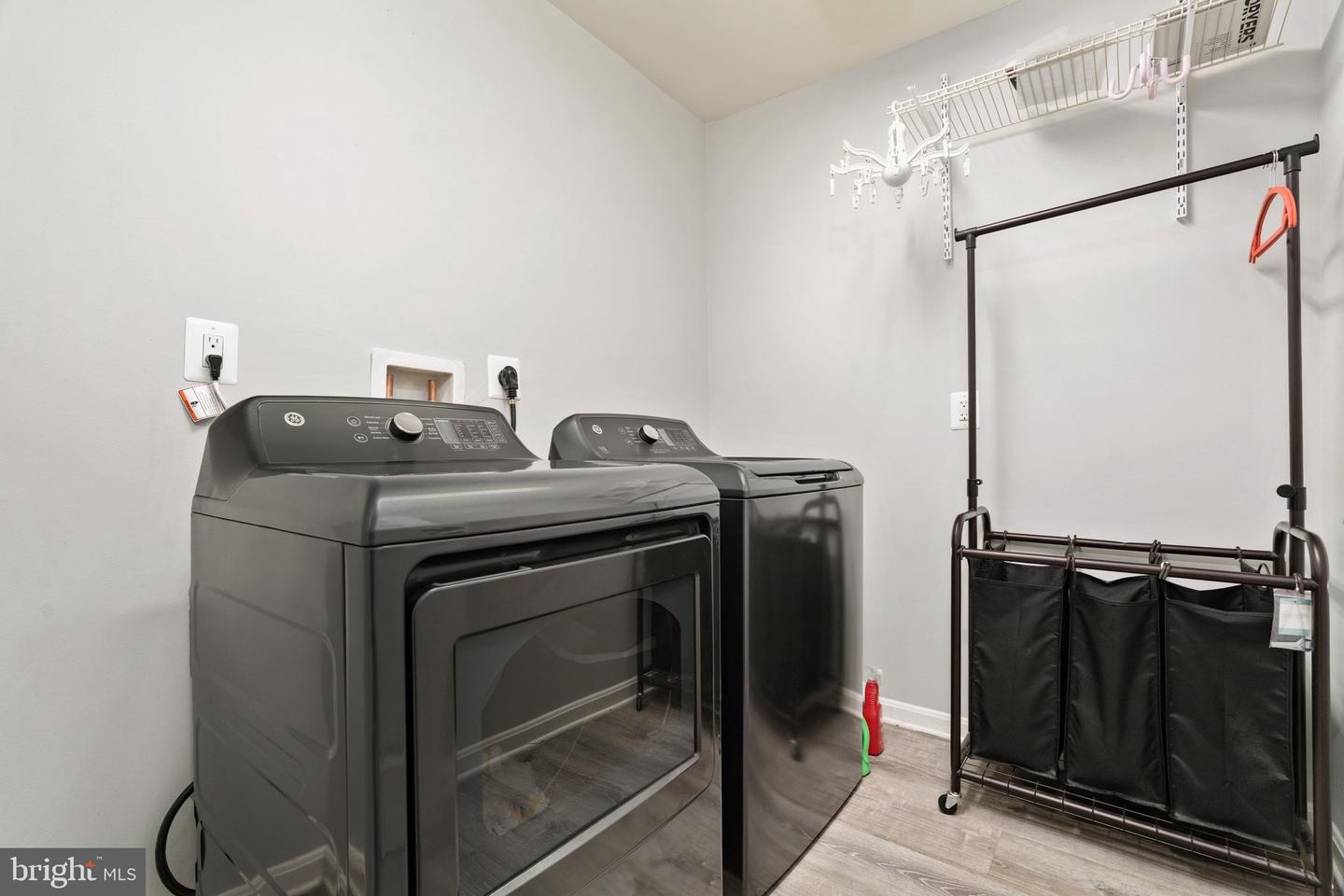 8091 Side Hill Dr Property Photo 28