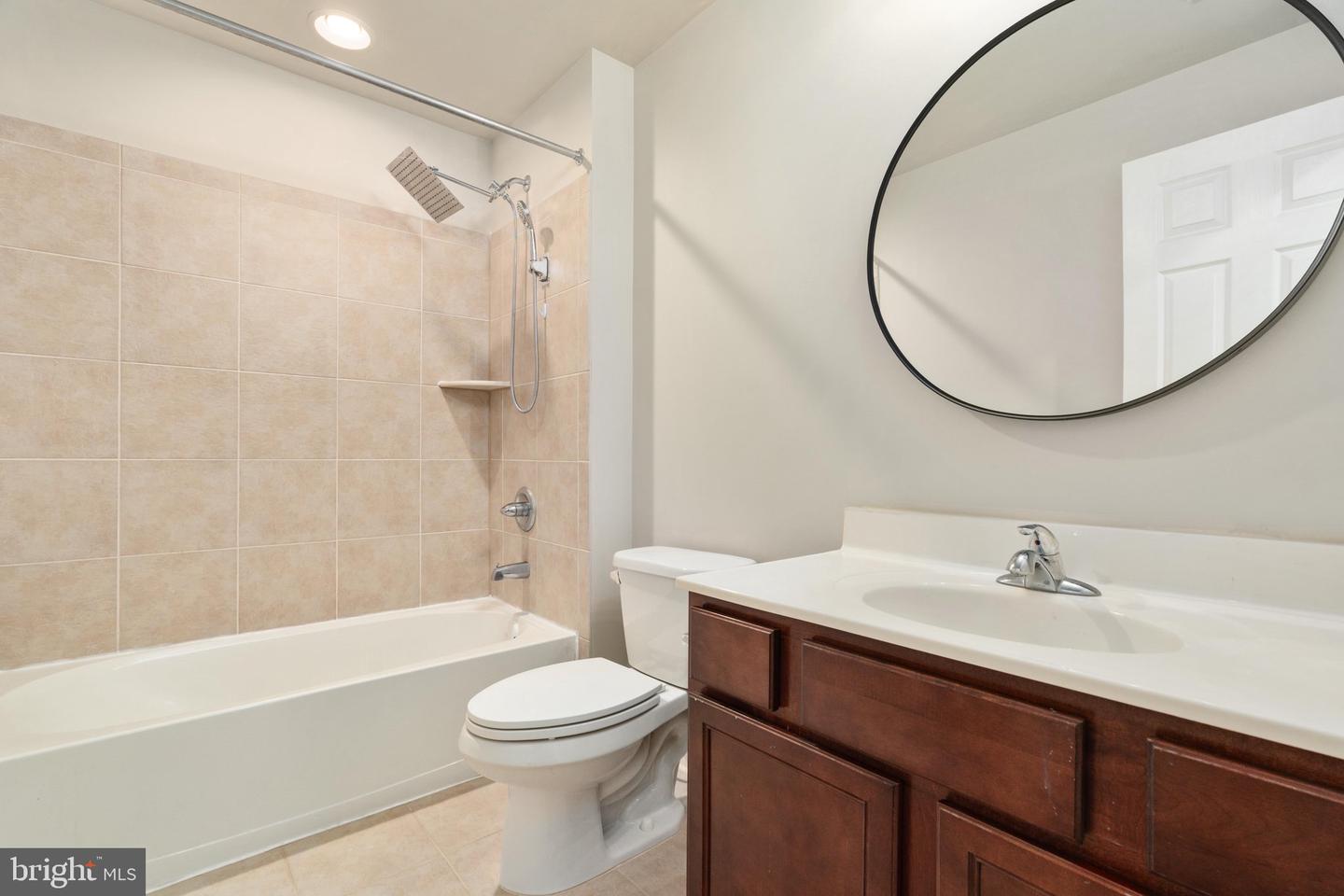 8091 Side Hill Dr Property Photo 38