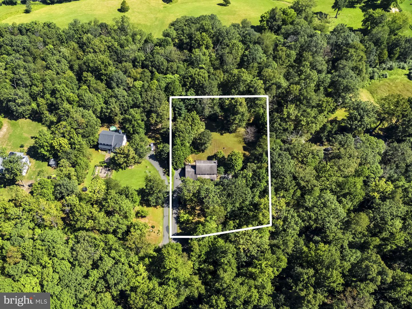5901 Moore Rd Property Photo 3