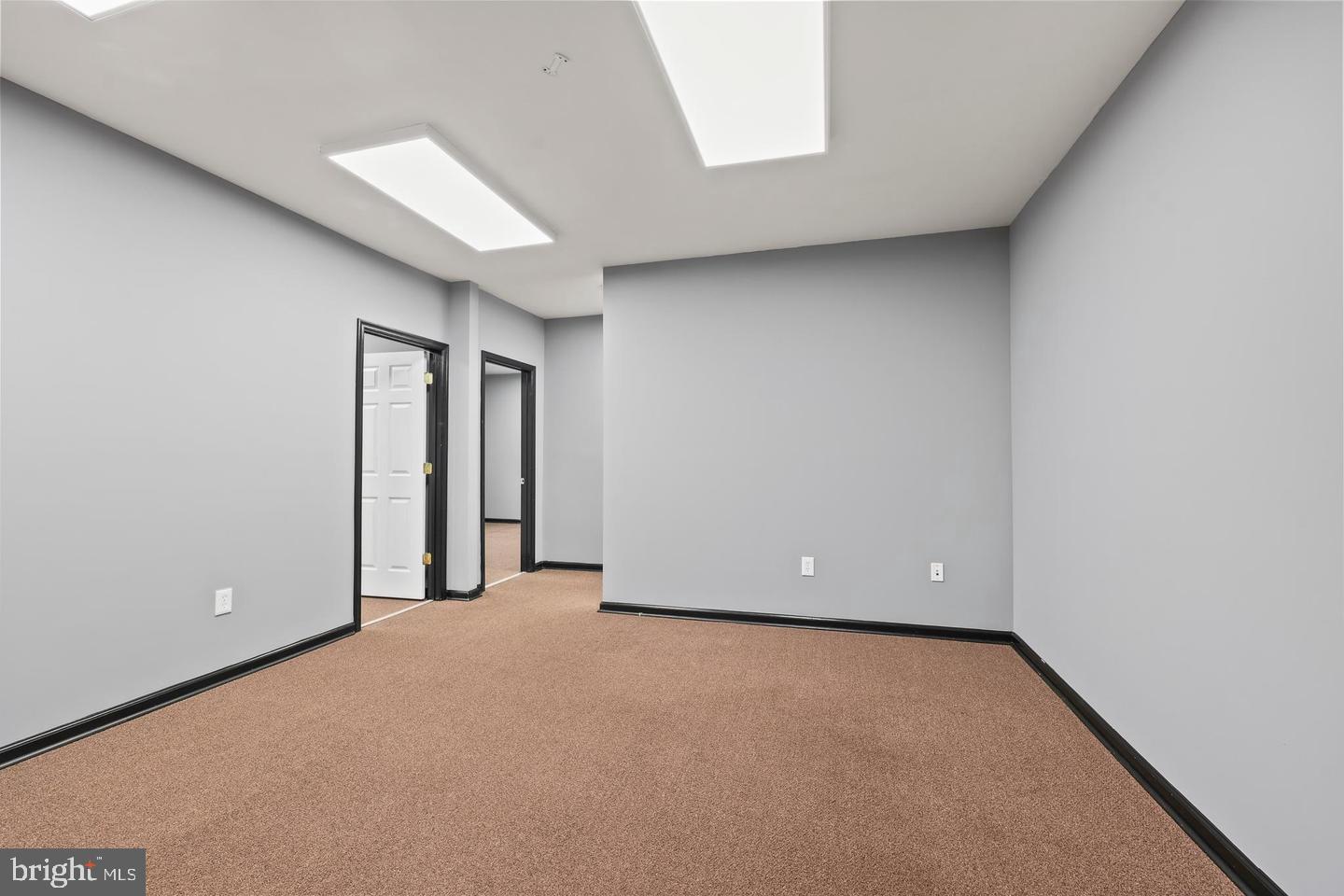 578 Waterloo Rd #1b Property Photo 3
