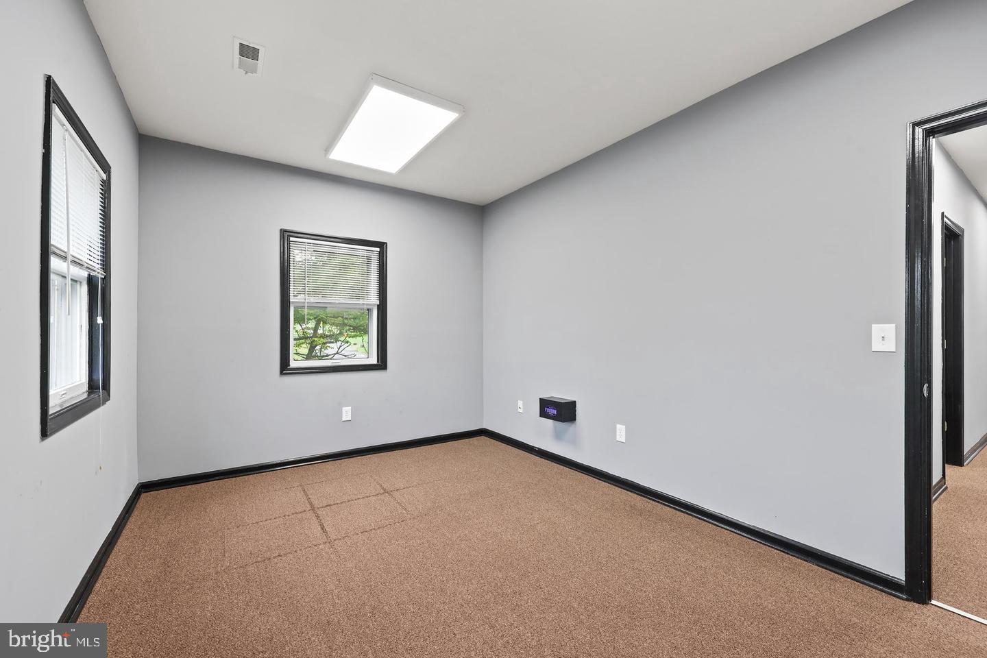 578 Waterloo Rd #1b Property Photo 12