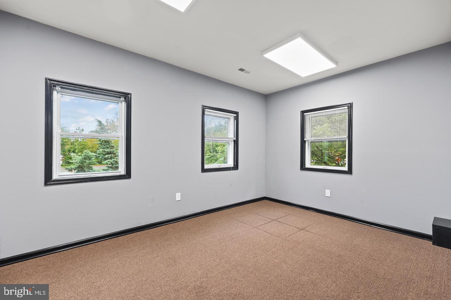 578 Waterloo Rd #1b Property Photo 14