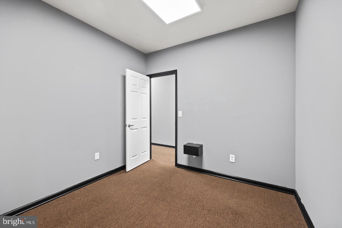 578 Waterloo Rd #1b Property Photo 17