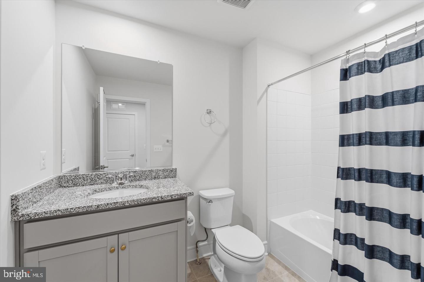4256 Frost St Property Photo 28