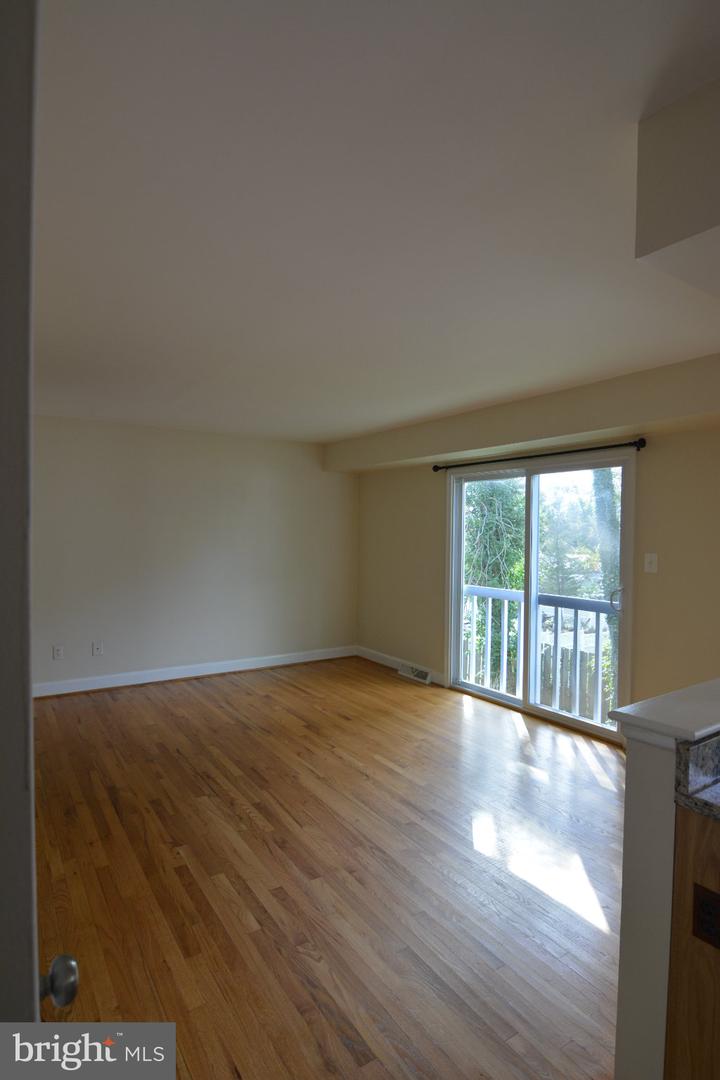 4216 Mosby St Property Photo 5