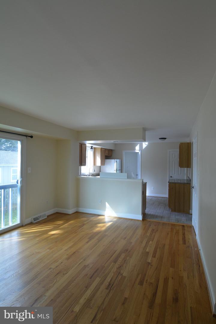 4216 Mosby St Property Photo 6