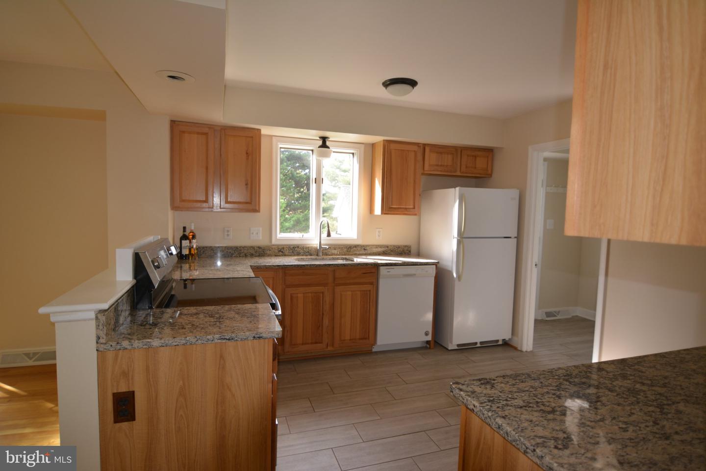 4216 Mosby St Property Photo 7