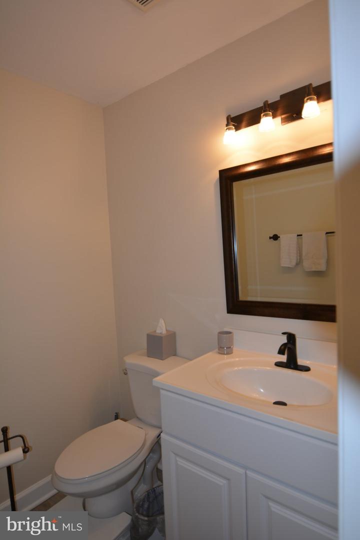 4216 Mosby St Property Photo 9