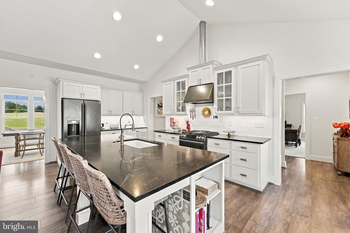 9593 Springs Rd Property Photo 15
