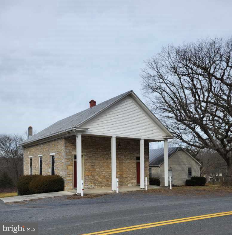 7152 Middle Rd Property Photo 3