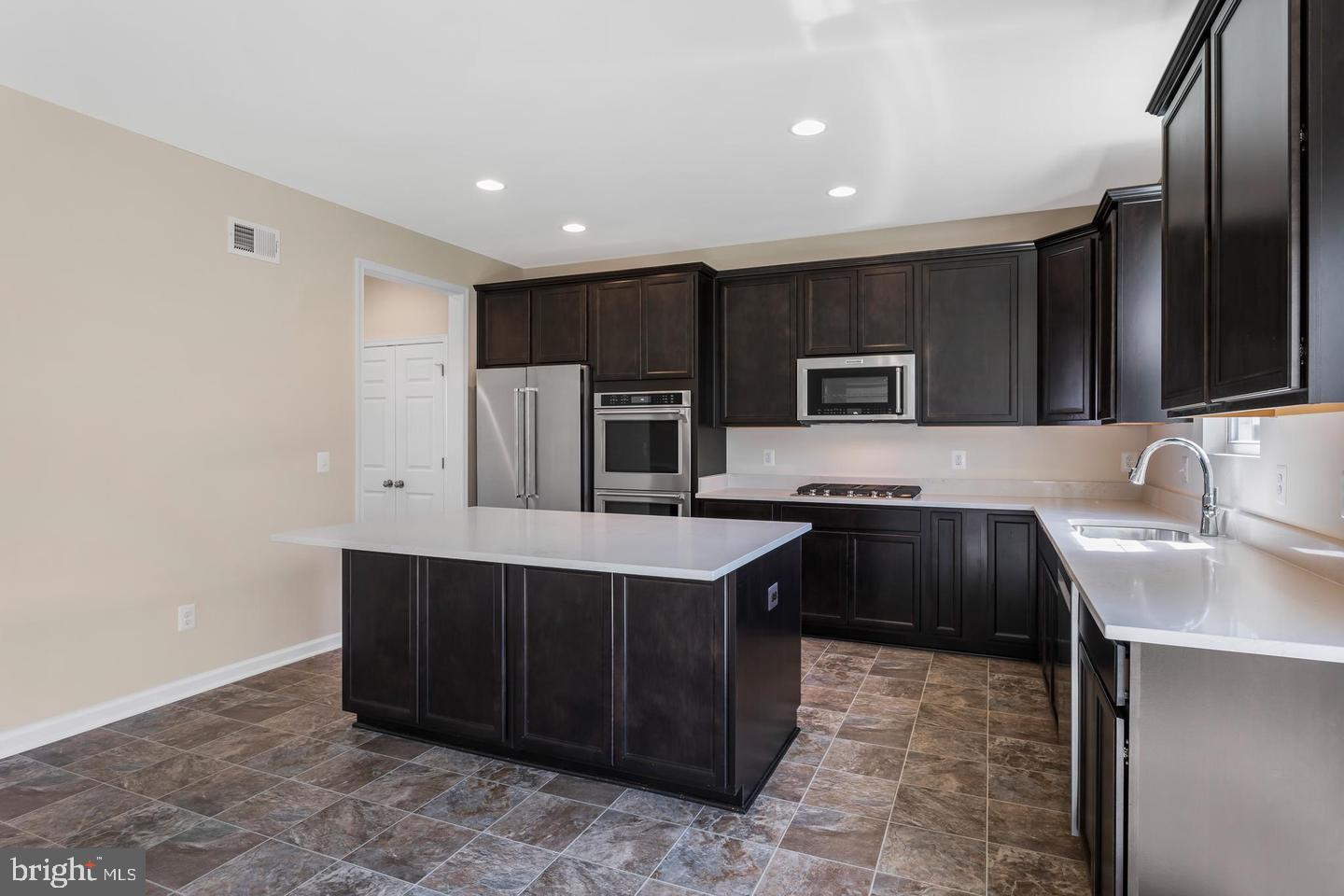 130 Jewel Box Dr Property Photo 10