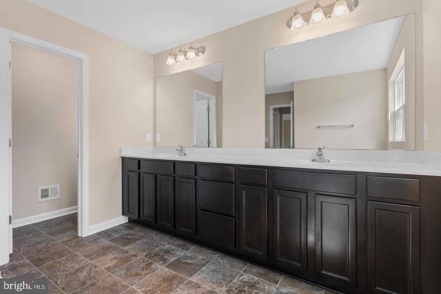 130 Jewel Box Dr Property Photo 21