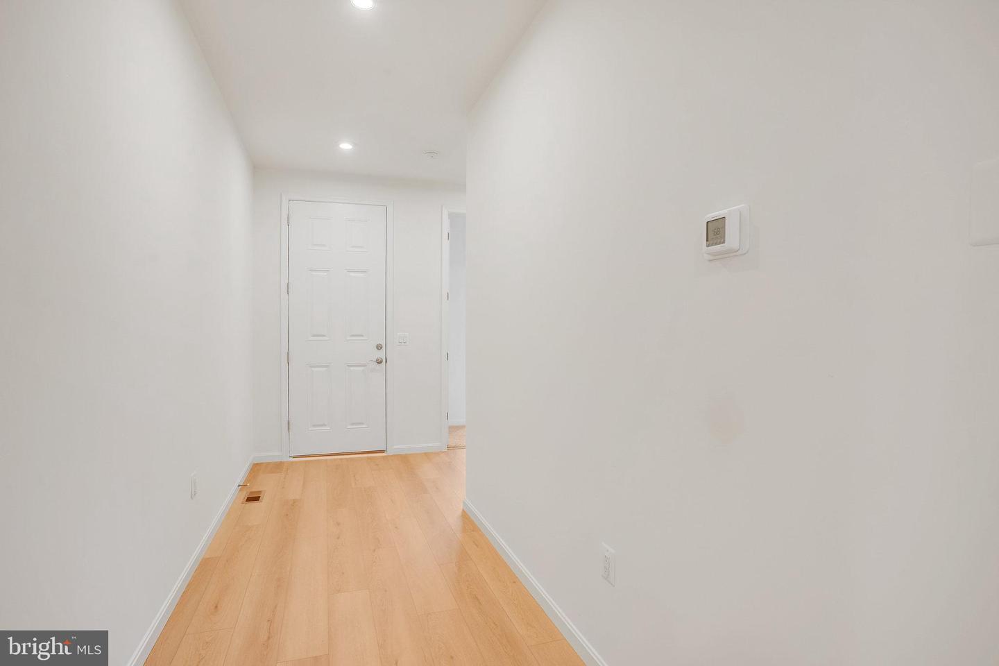 129 Midsummer Ln Property Photo 9