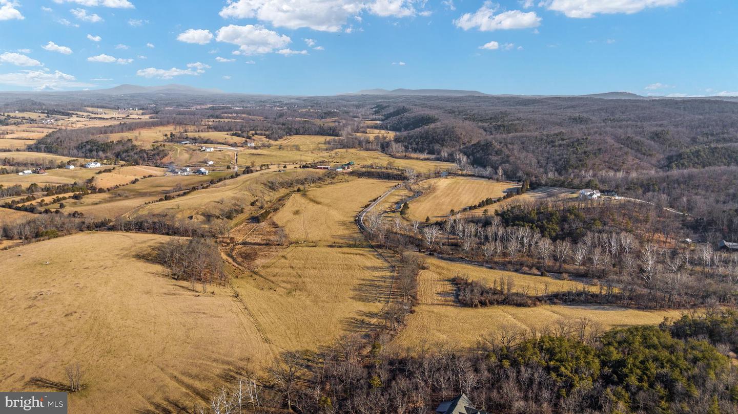 Indian Hollow Rd Property Photo 4