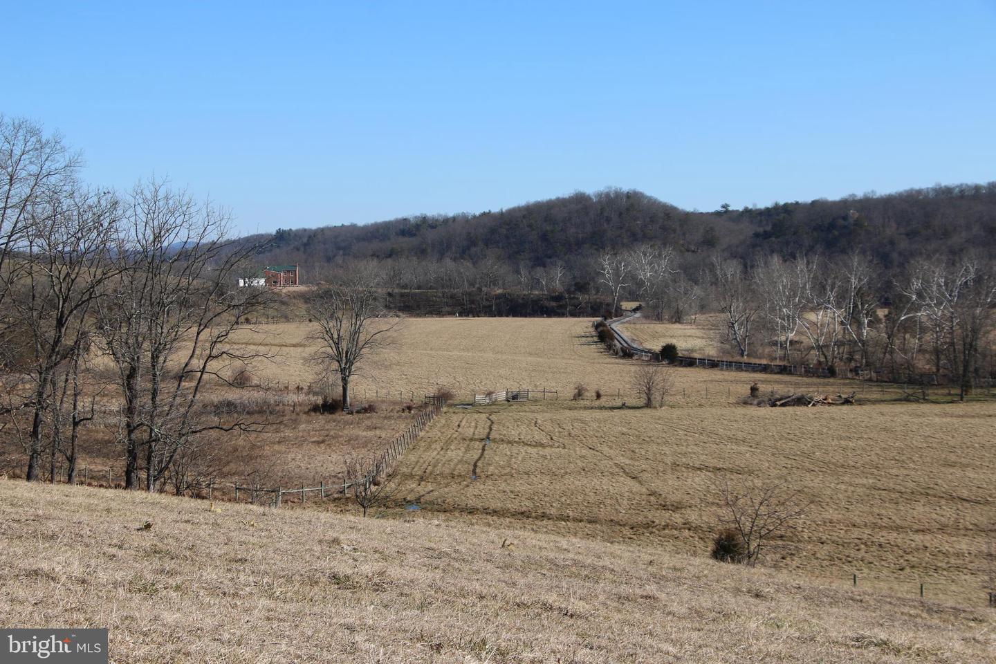 Indian Hollow Rd Property Photo 9