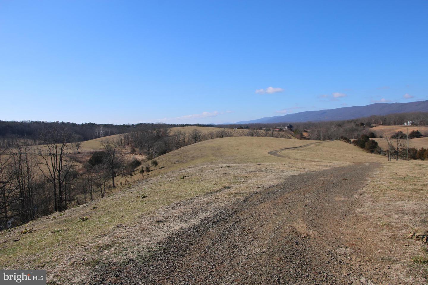 Indian Hollow Rd Property Photo 10
