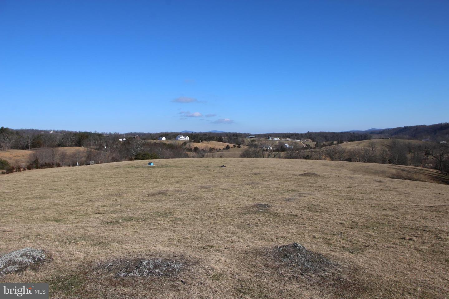 Indian Hollow Rd Property Photo 15