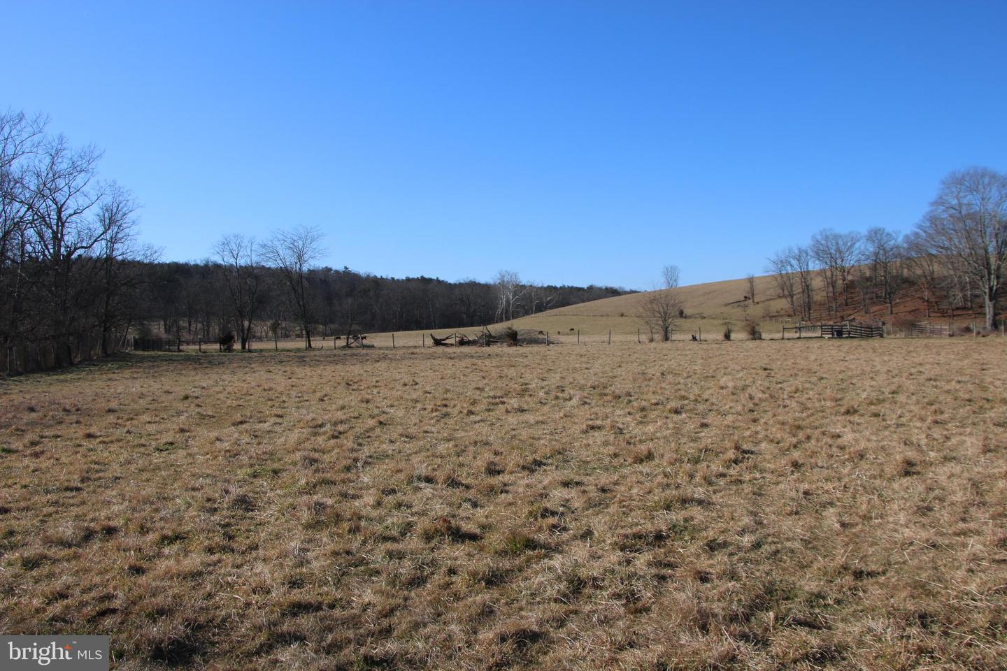 Indian Hollow Rd Property Photo 20