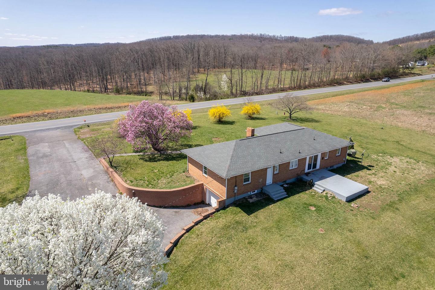 700 Bloomery Pike Property Photo 2