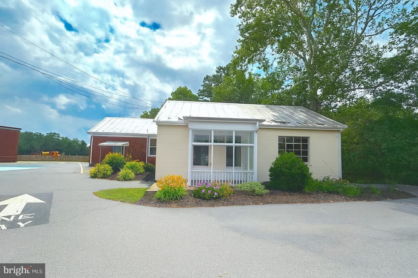 5629 N Frederick Pike Property Photo 1