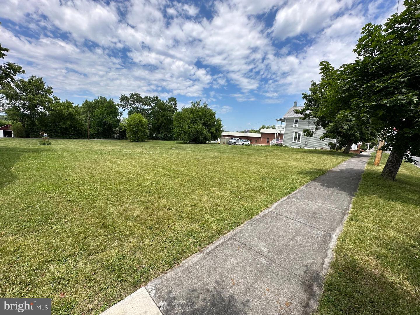 7881 Main St Property Photo 4