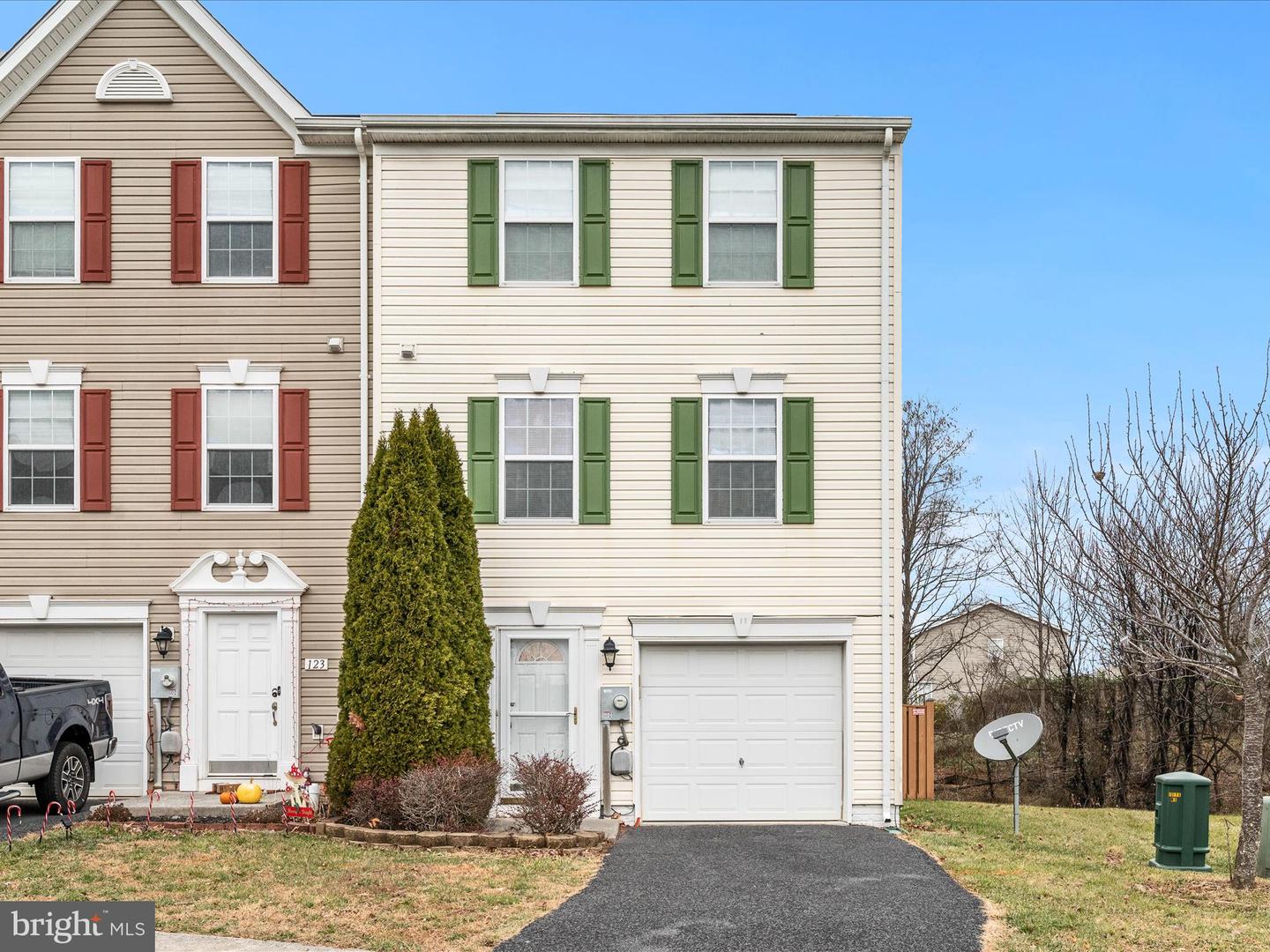 125 Monticello Sq Property Photo