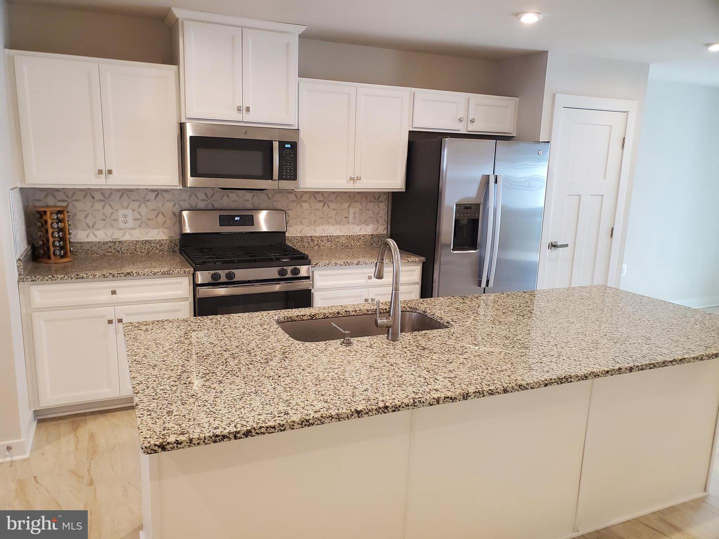 126 Maury Way Property Photo 3