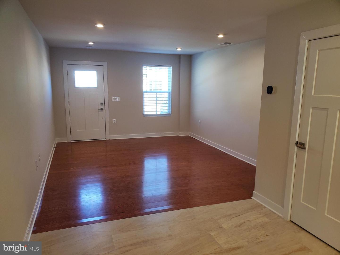 126 Maury Way Property Photo 4